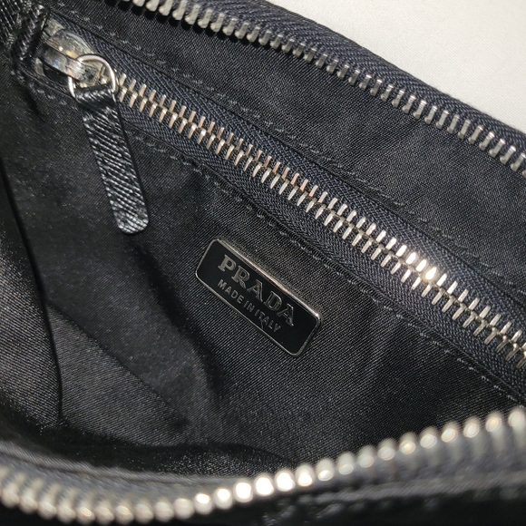 PRADA Re-edition Nylon Shoulder Bag - Picture 6 of 10
